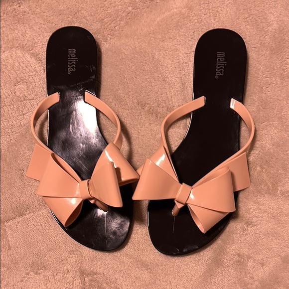 Melissa Jelly Black with Blush Pink Bow Thong Sandals - Picture 2 of 3